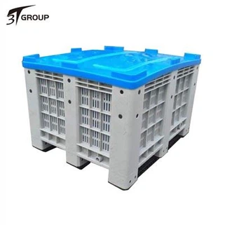 Bulkbehållare av massiv plast